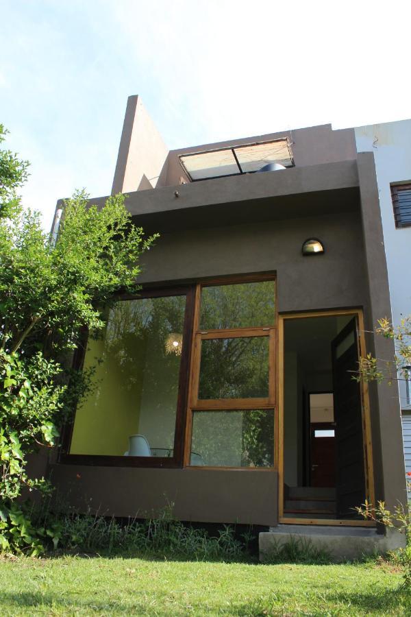 דירות מר דל פלאטה Casita Moderna Frente Al Bosque מראה חיצוני תמונה